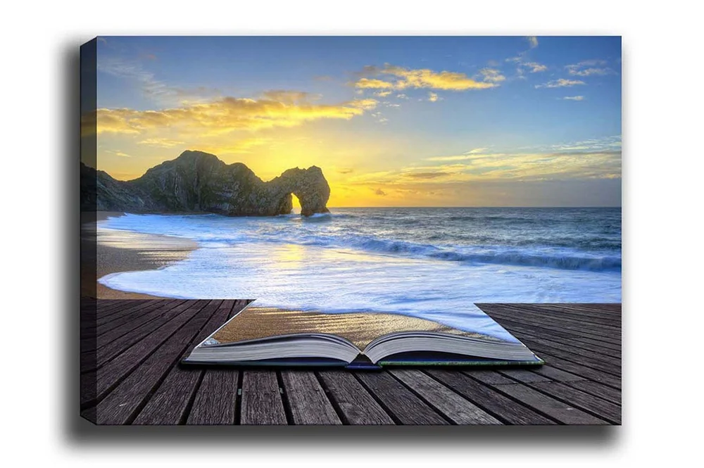 Lerretsbilde - Åpen bok med en strand og solnedgang i bakgrunnen v:3061294