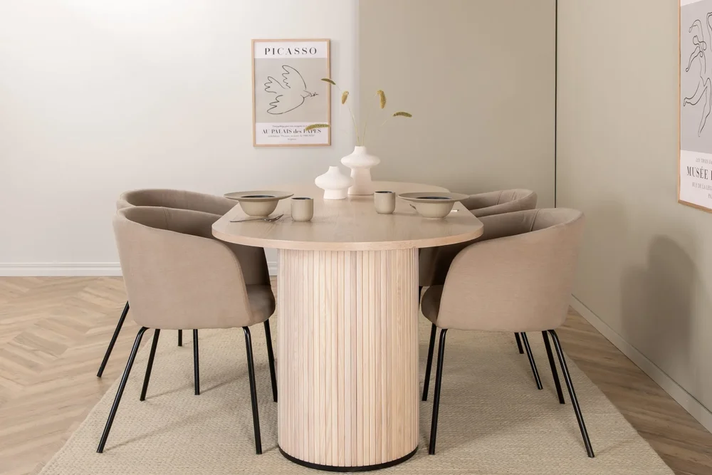 Biana Spisegruppe 200 cm Oval inkl. 4 Berita Stoler v:1553819 Biana Spisegruppe 200 cm Oval inkl. 4 Berita Stoler v:1553819